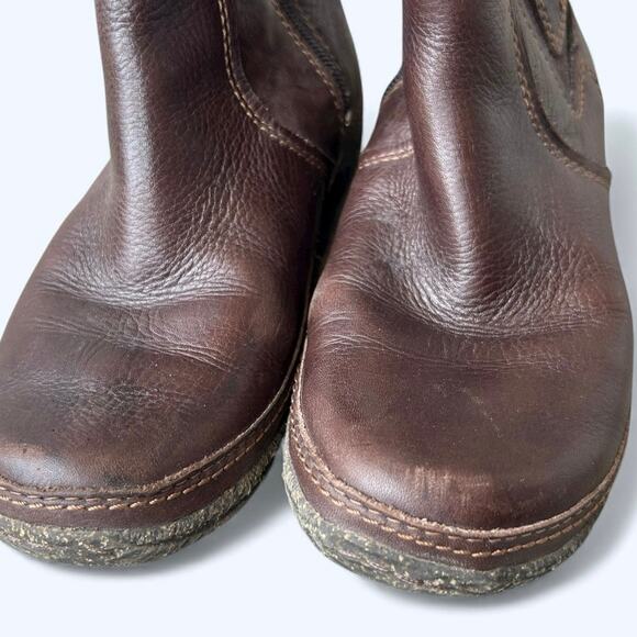 Clarks Artisan Brown Leather Ankle Chelsea Boots Women's size 8.5 M Gorpcore - Picture 3 of 11